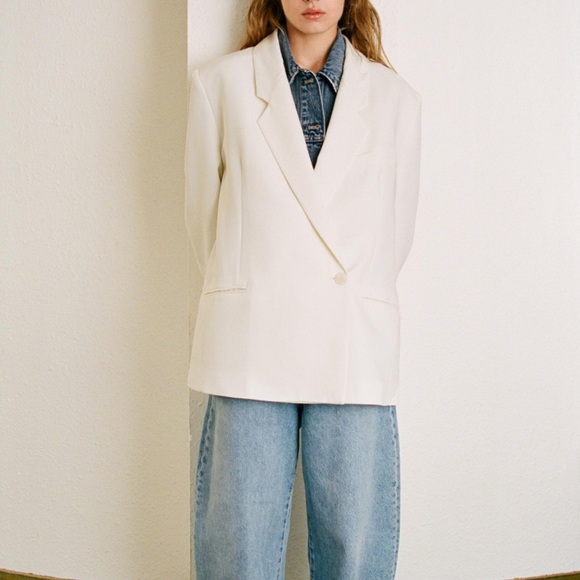 NWT ZARA OVERSIZED DOUBLE BREASTED BLAZER -
Light beige - Picture 3 of 16